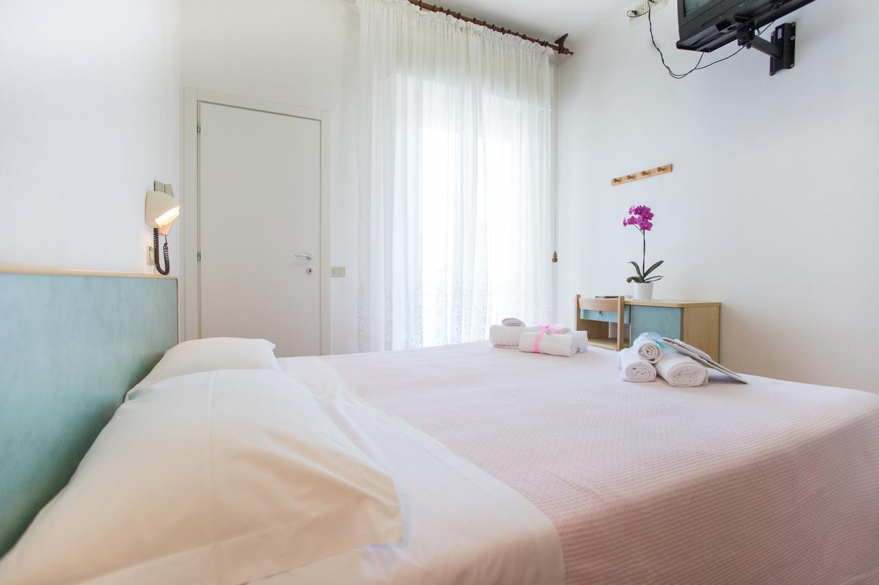 Hotel Villa Vera Rimini Luaran gambar