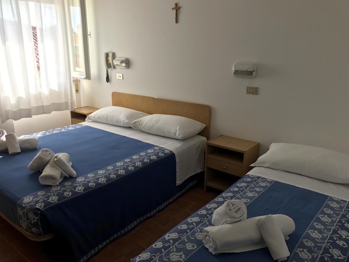 Hotel Villa Vera Rimini Luaran gambar