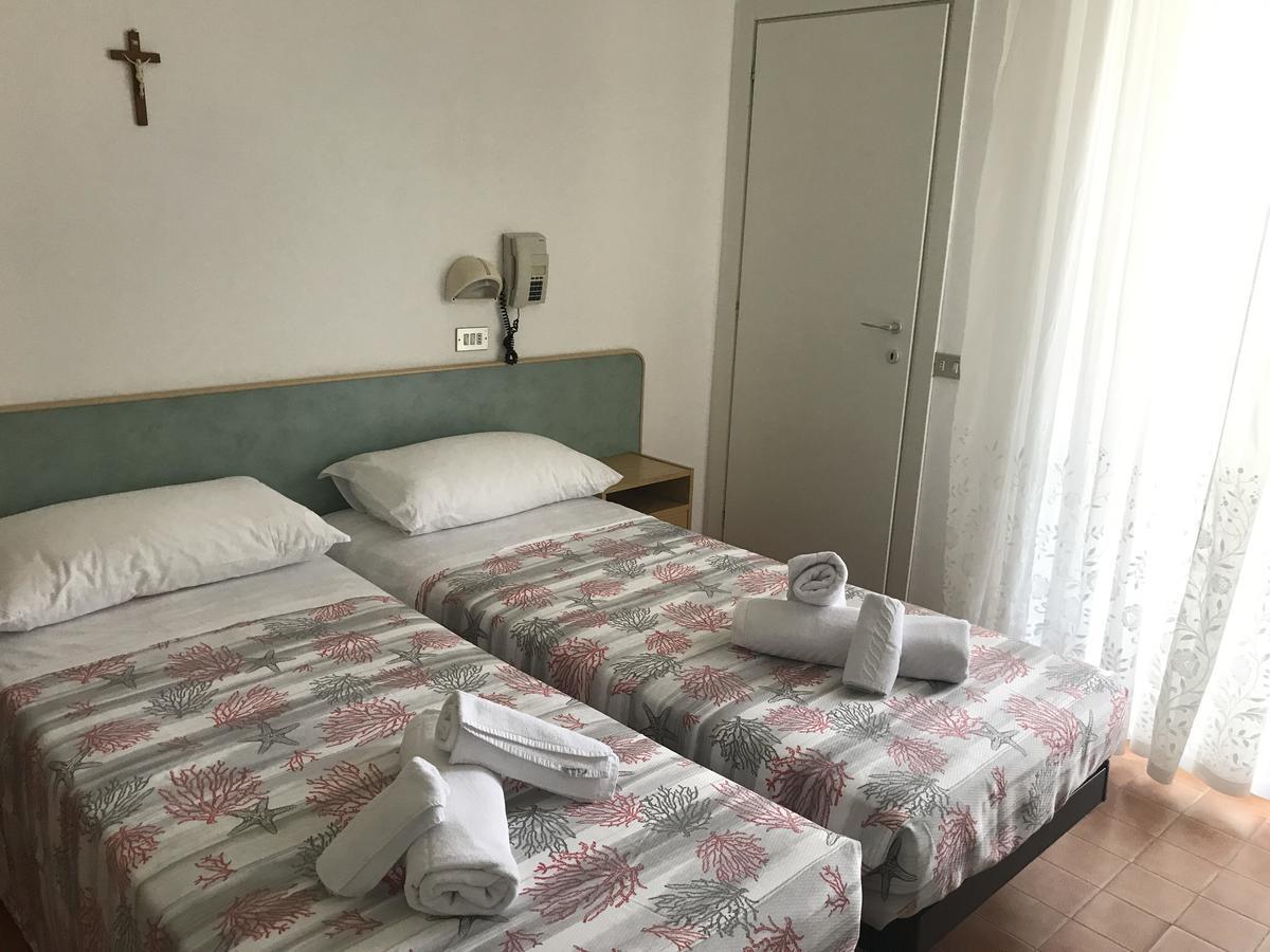 Hotel Villa Vera Rimini Luaran gambar